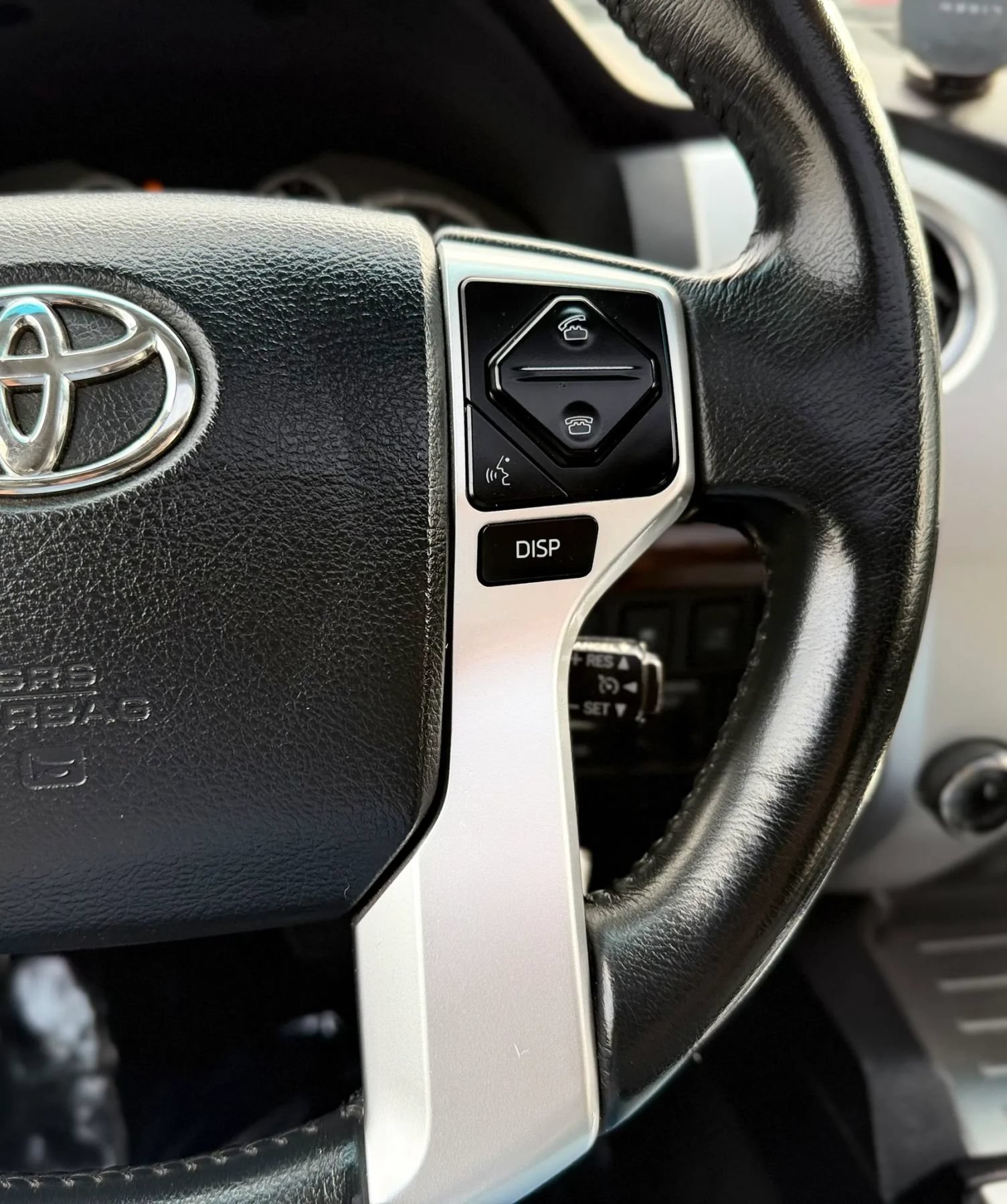 Used 2017 Toyota Tundra Limited w/ Limited Premium Package AWD/4WD image 15