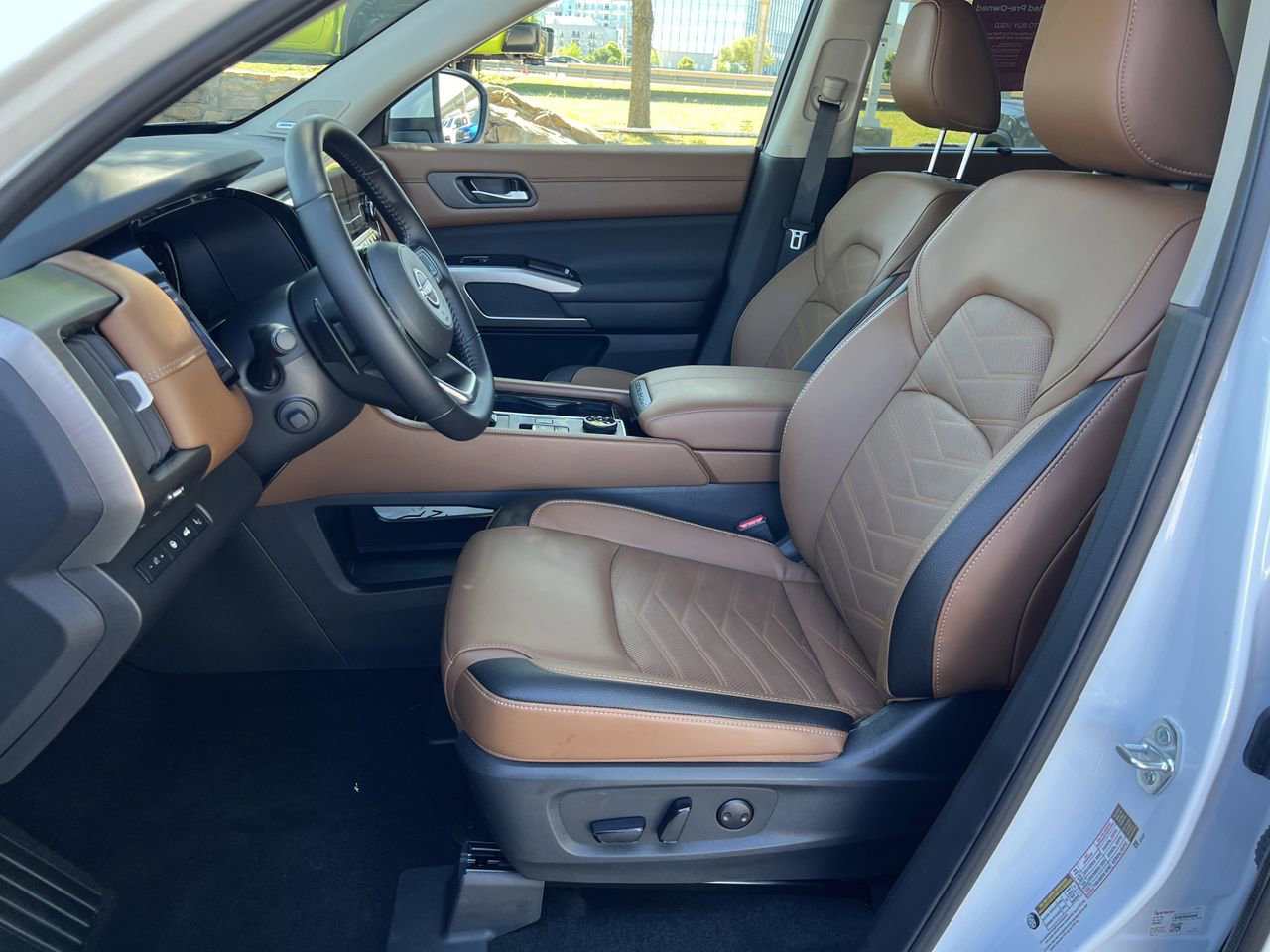 Certified 2025 Nissan Pathfinder Platinum w/ Cargo Package image 19