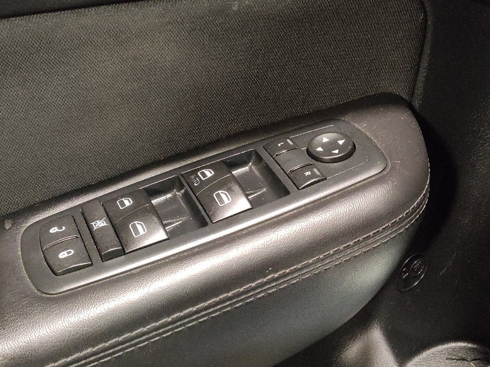 Used 2015 Chrysler 200 Limited w/ Convenience Group FWD image 27