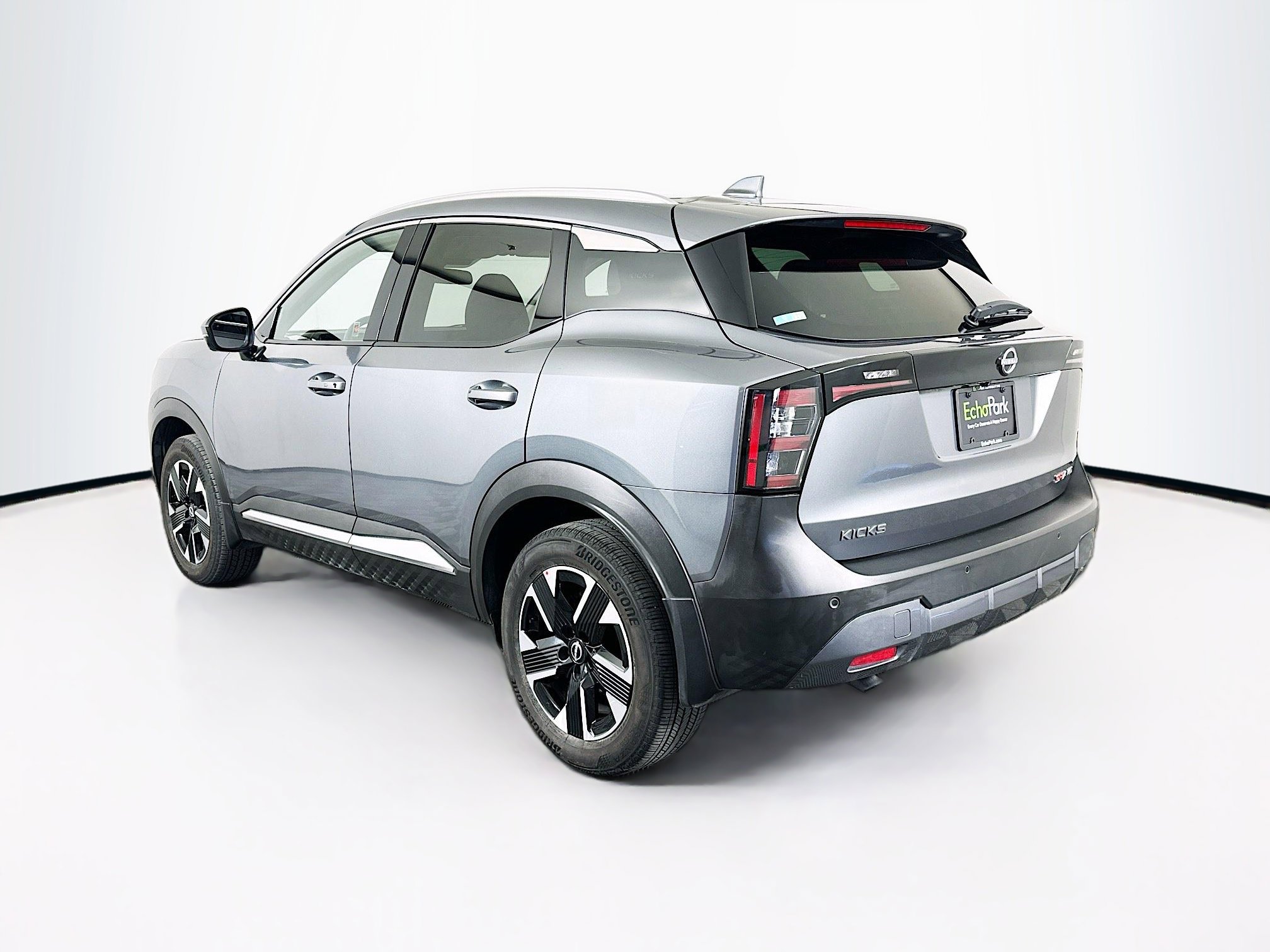 Used 2025 Nissan Kicks SR AWD/4WD image 5