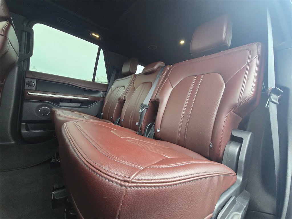 Used 2024 Ford Expedition Limited image 12