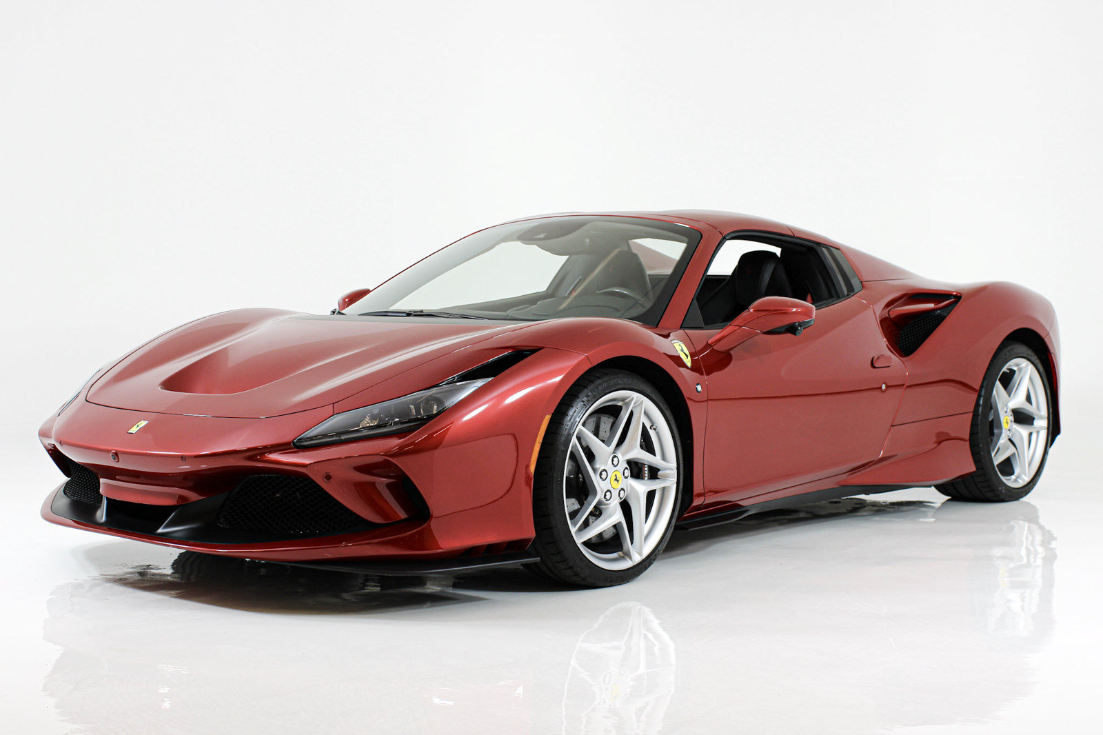 Certified 2023 Ferrari F8 Tributo RWD image 2