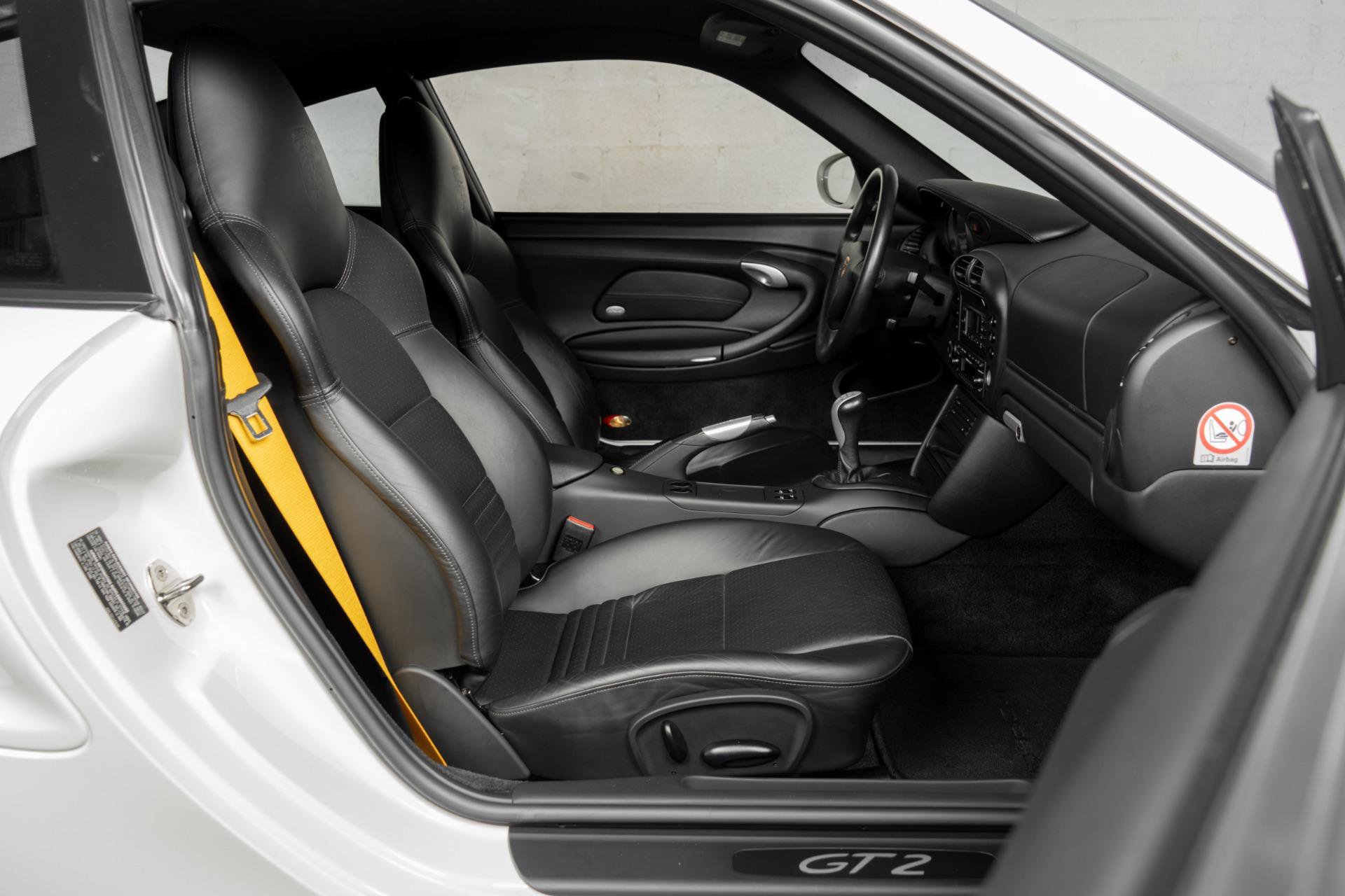 Used 2004 Porsche 911 GT2 RWD image 16