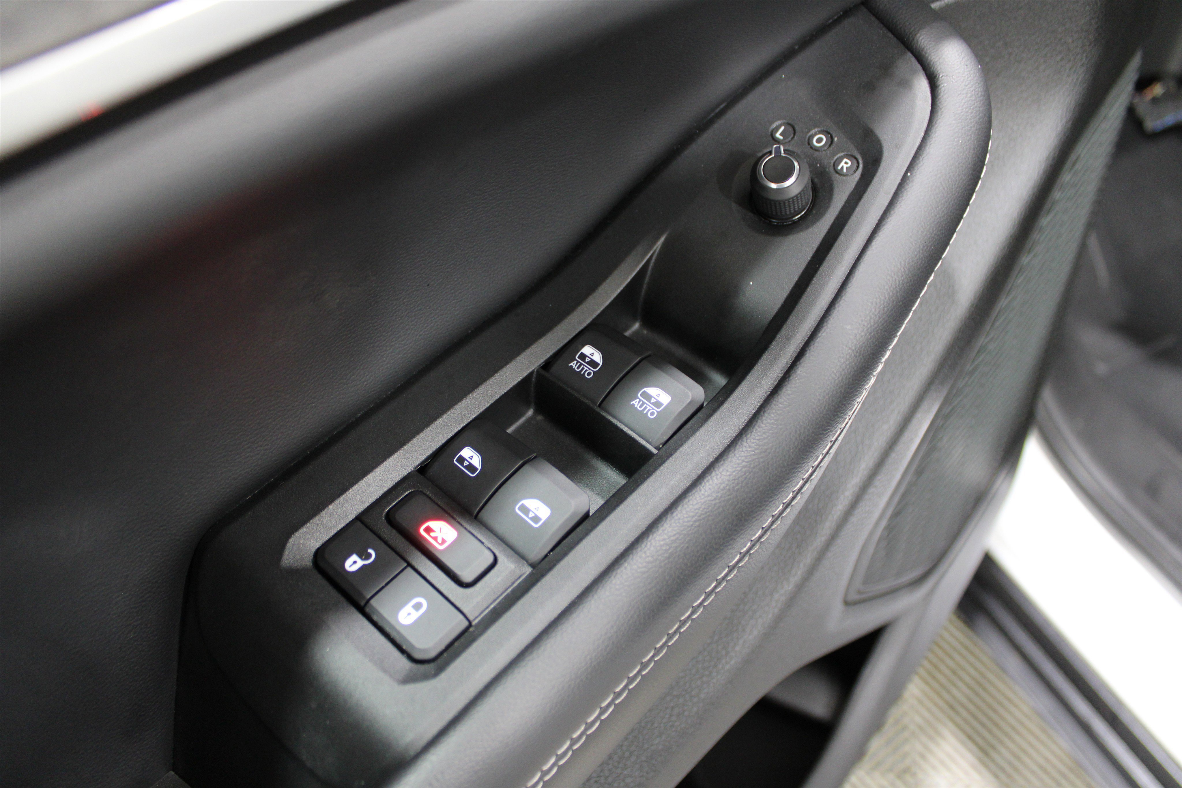 Used 2024 Jeep Grand Cherokee Limited image 7