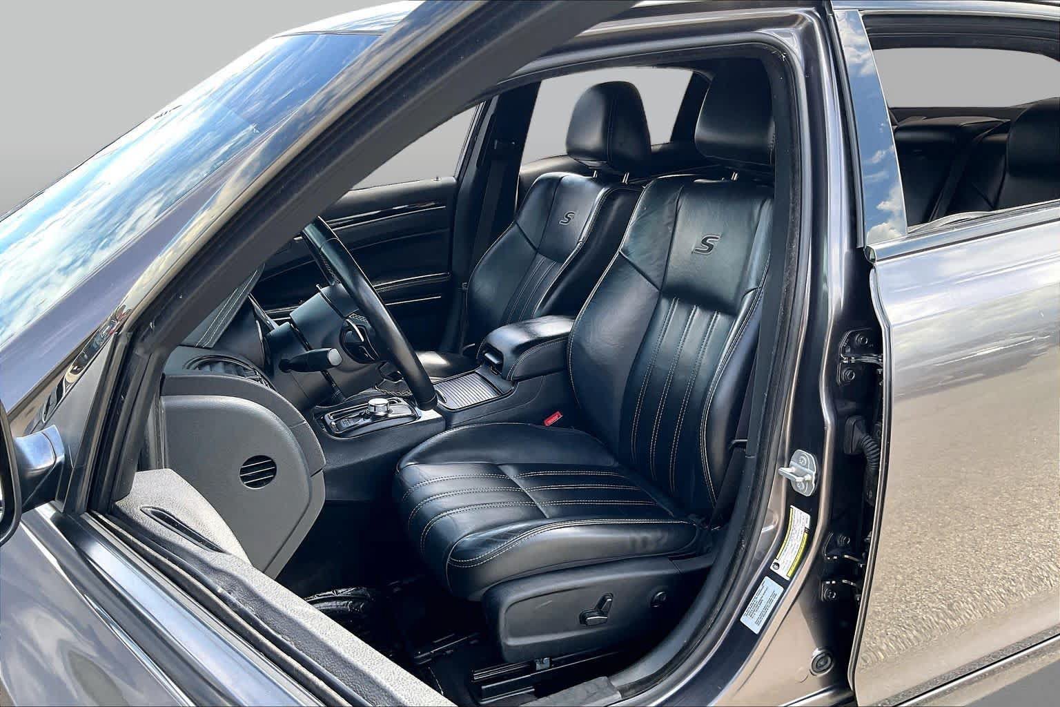 Used 2017 Chrysler 300 S w/ S Model Appearance Package AWD/4WD image 8
