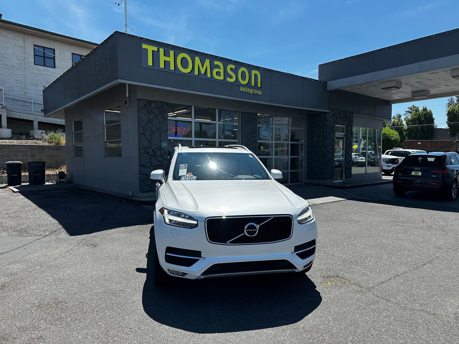 Used 2018 Volvo XC90 T6 Momentum w/ Convenience Package image 2