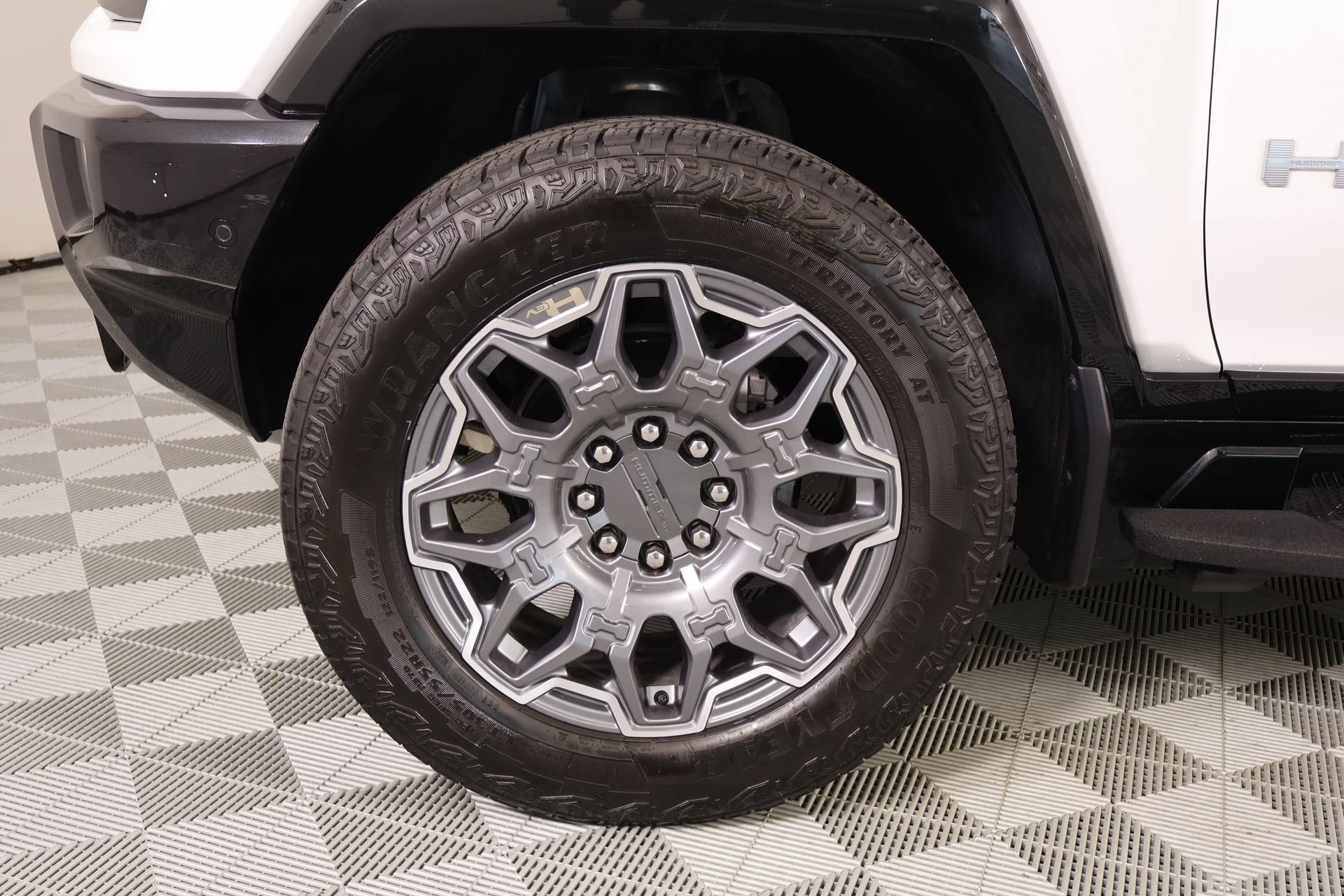 Used 2025 GMC Hummer EV 3X AWD/4WD image 18