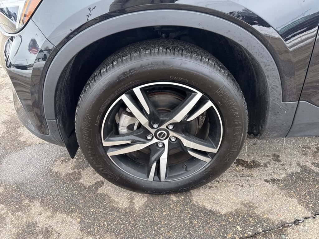 Used 2024 Volvo XC40 B5 Core AWD/4WD image 16