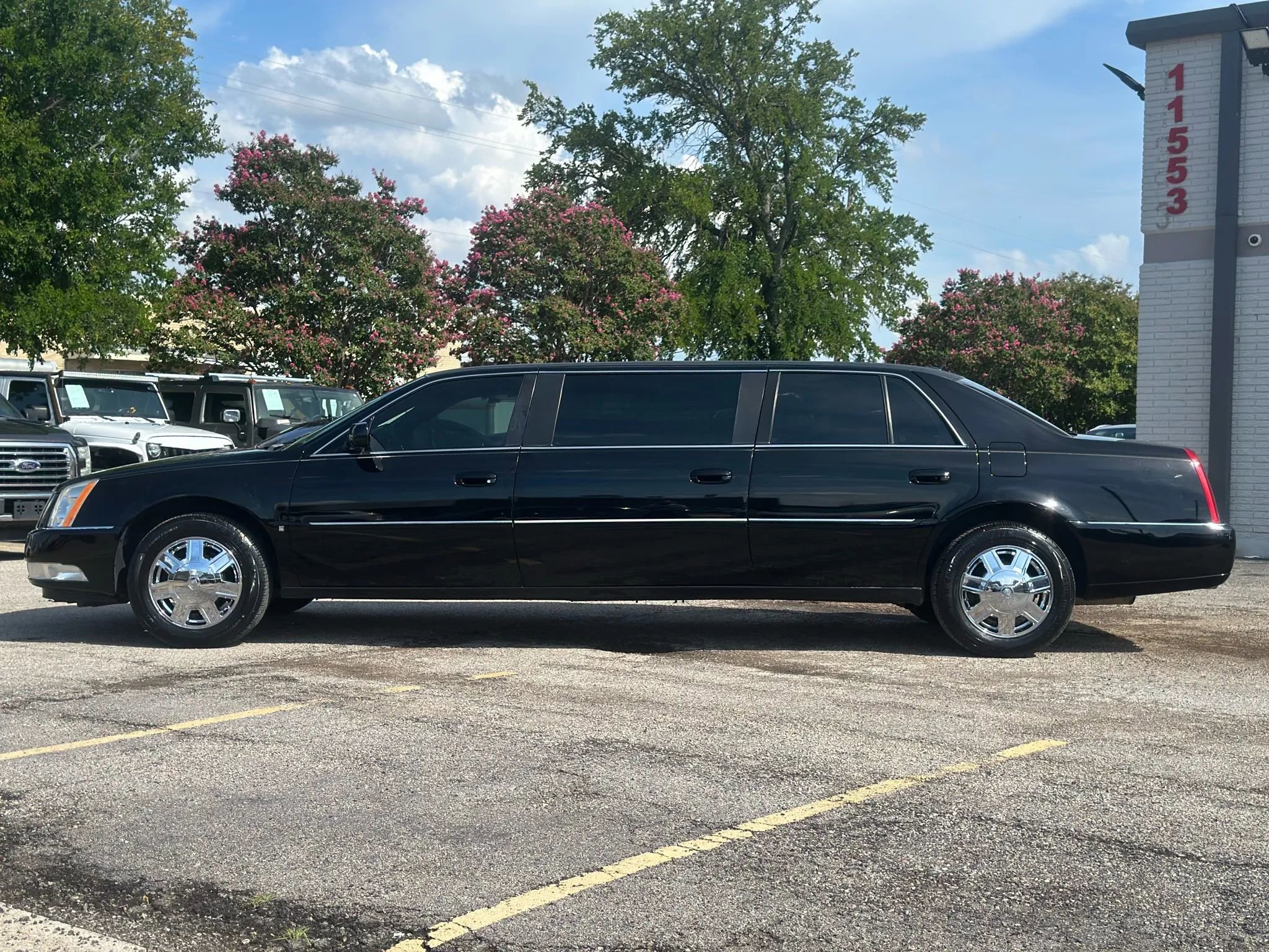 Used 2006 Cadillac DTS image 3