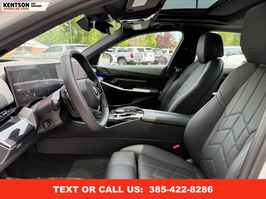 Used 2025 BMW 530i xDrive image 31