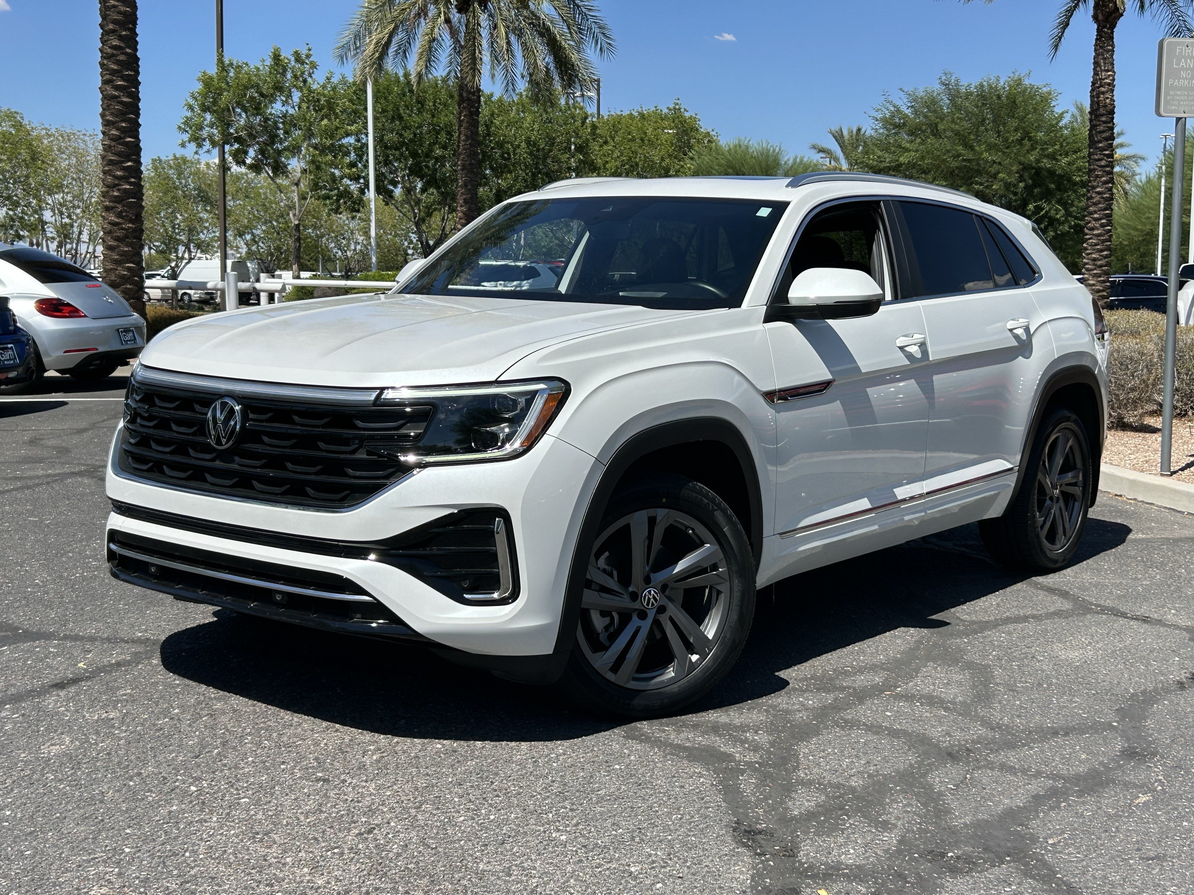Certified 2024 Volkswagen Atlas Cross Sport SEL R-Line AWD/4WD image 31