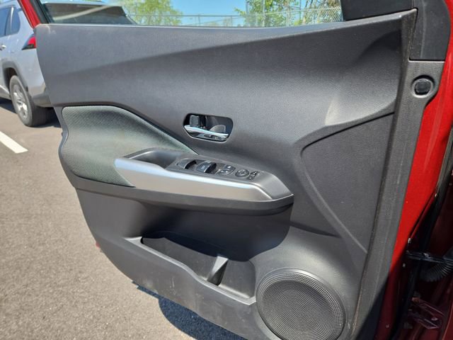 Used 2018 Nissan Kicks SV FWD image 19
