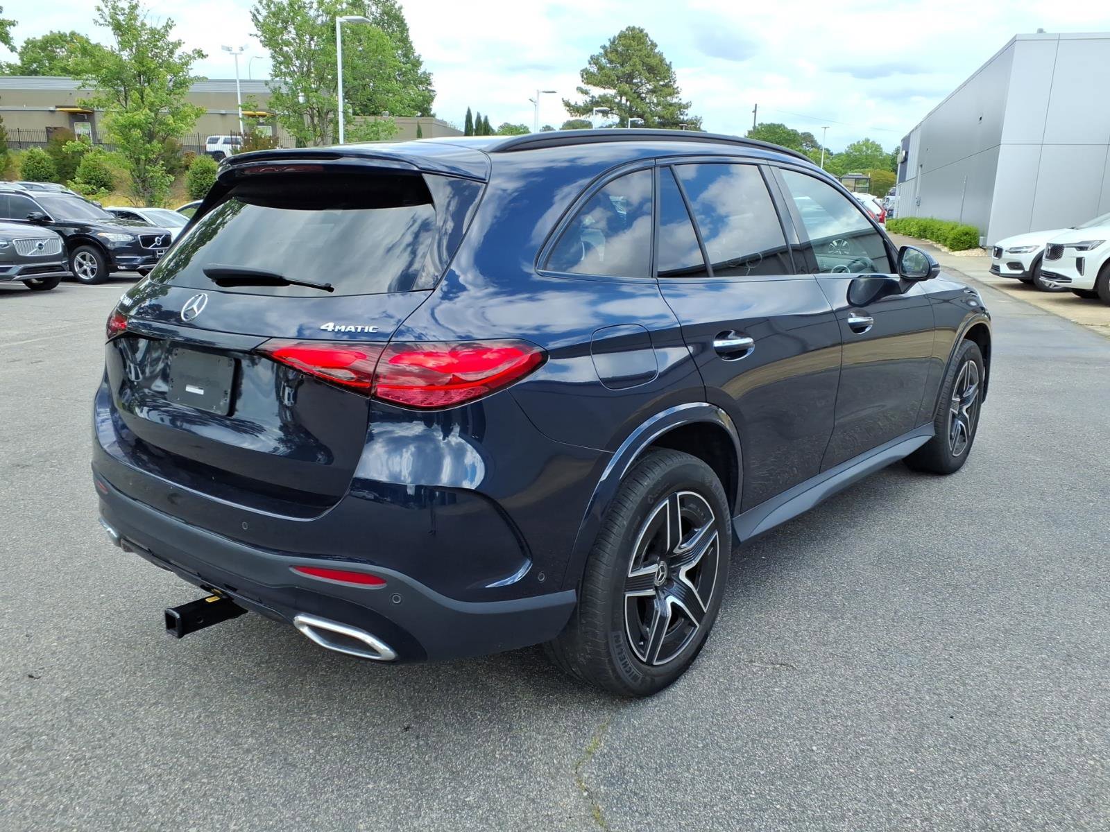 Used 2023 Mercedes-Benz GLC 300 4MATIC image 3