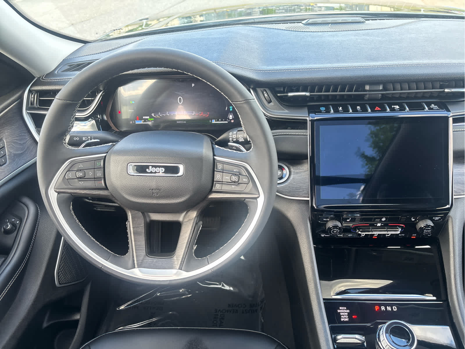 Used 2023 Jeep Grand Cherokee 4WD 4xe image 9