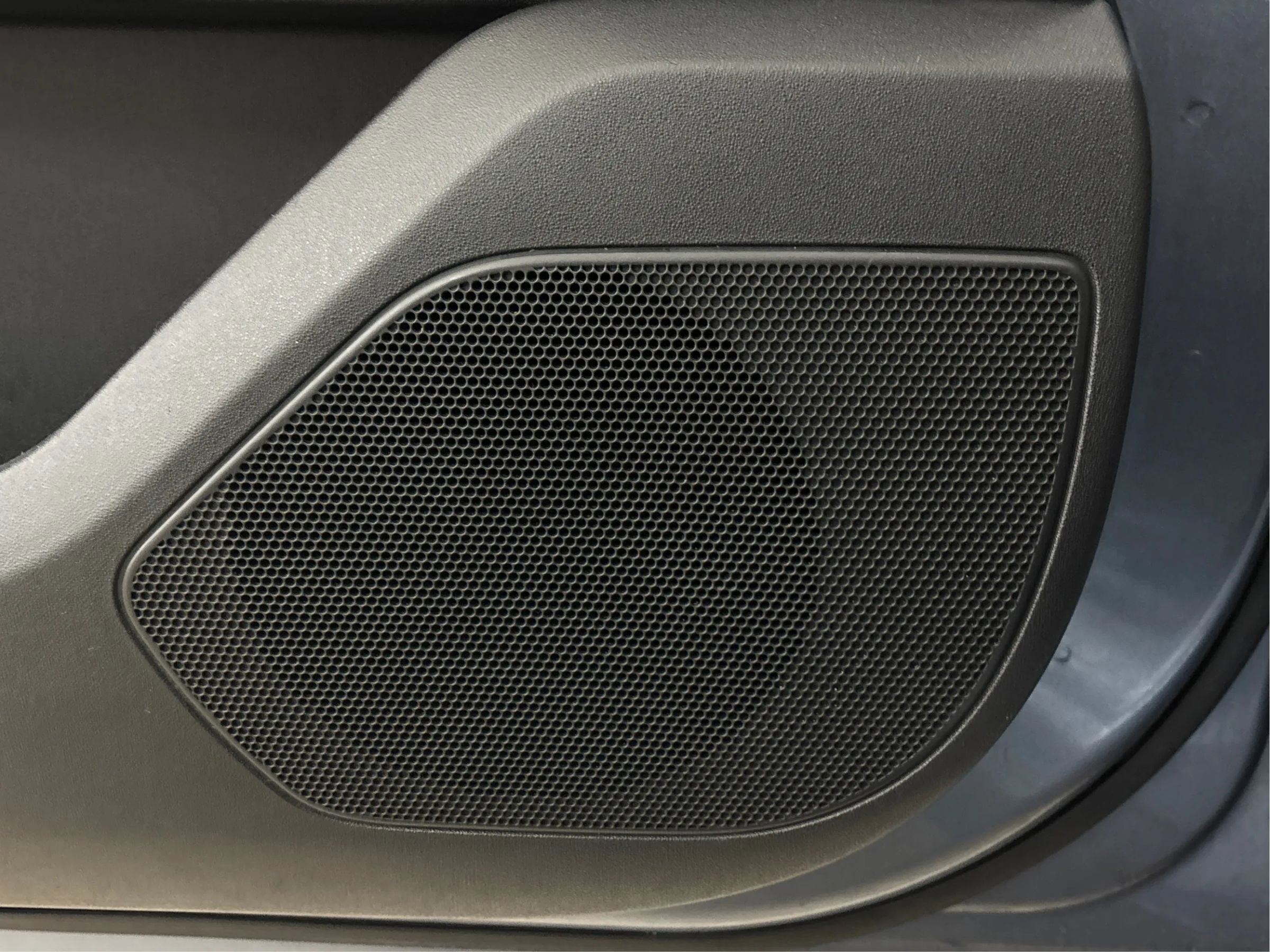 Used 2019 Land Rover Range Rover Velar S AWD/4WD image 41