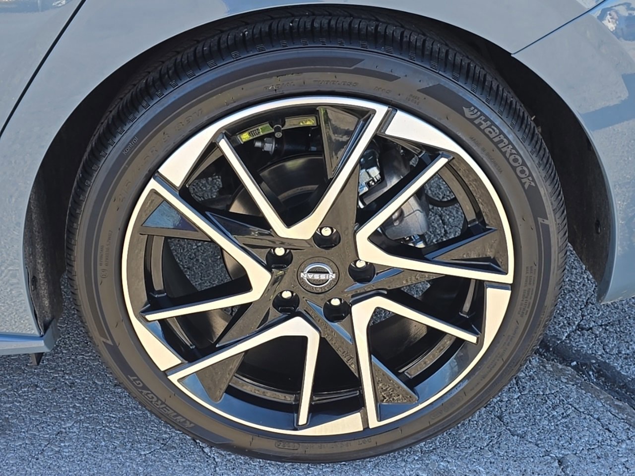 Used 2024 Nissan Sentra SR w/ SR Premium Package image 10