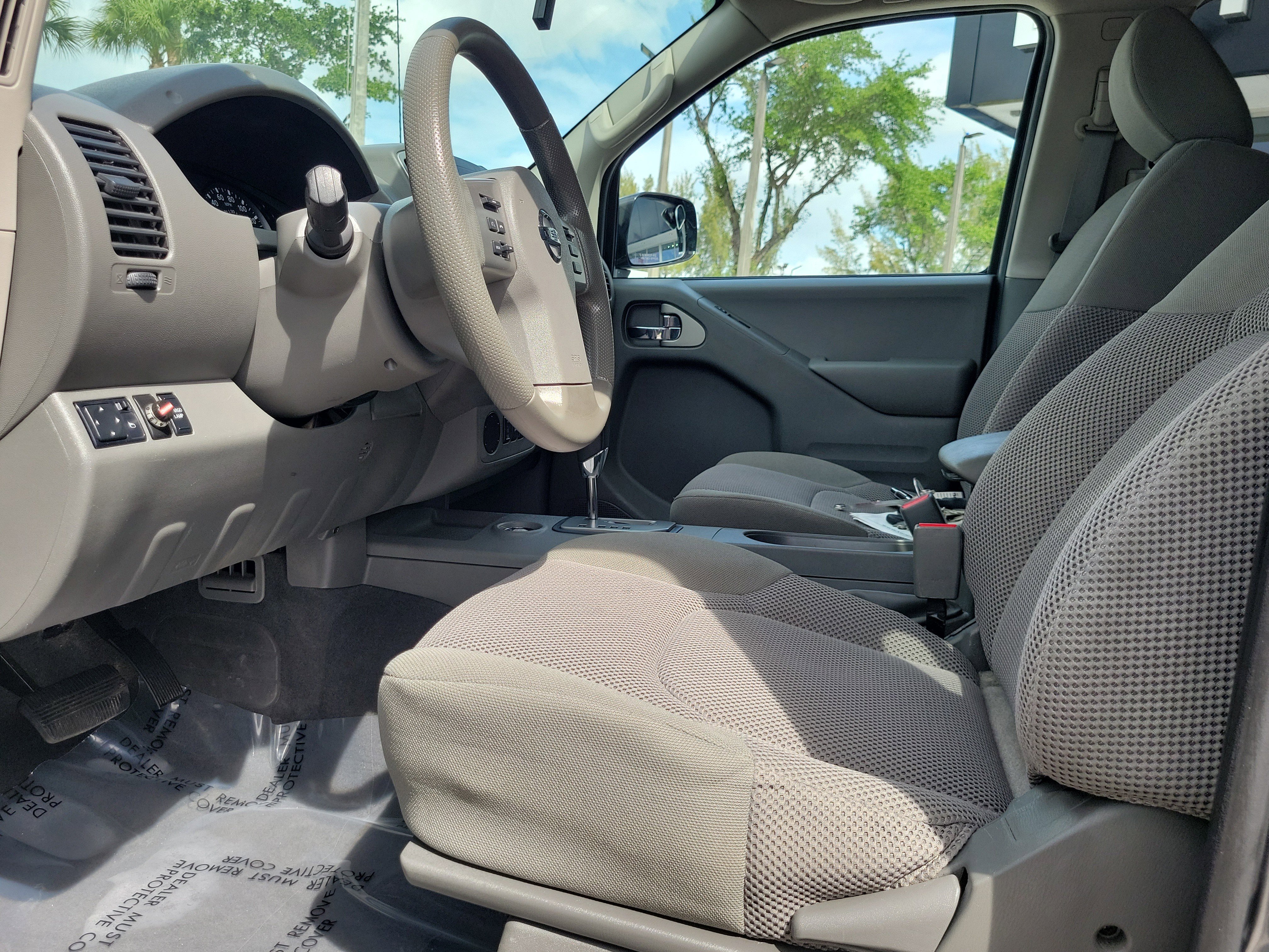 Used 2020 Nissan Frontier SV w/ Midnight Edition Floor Mats RWD image 11