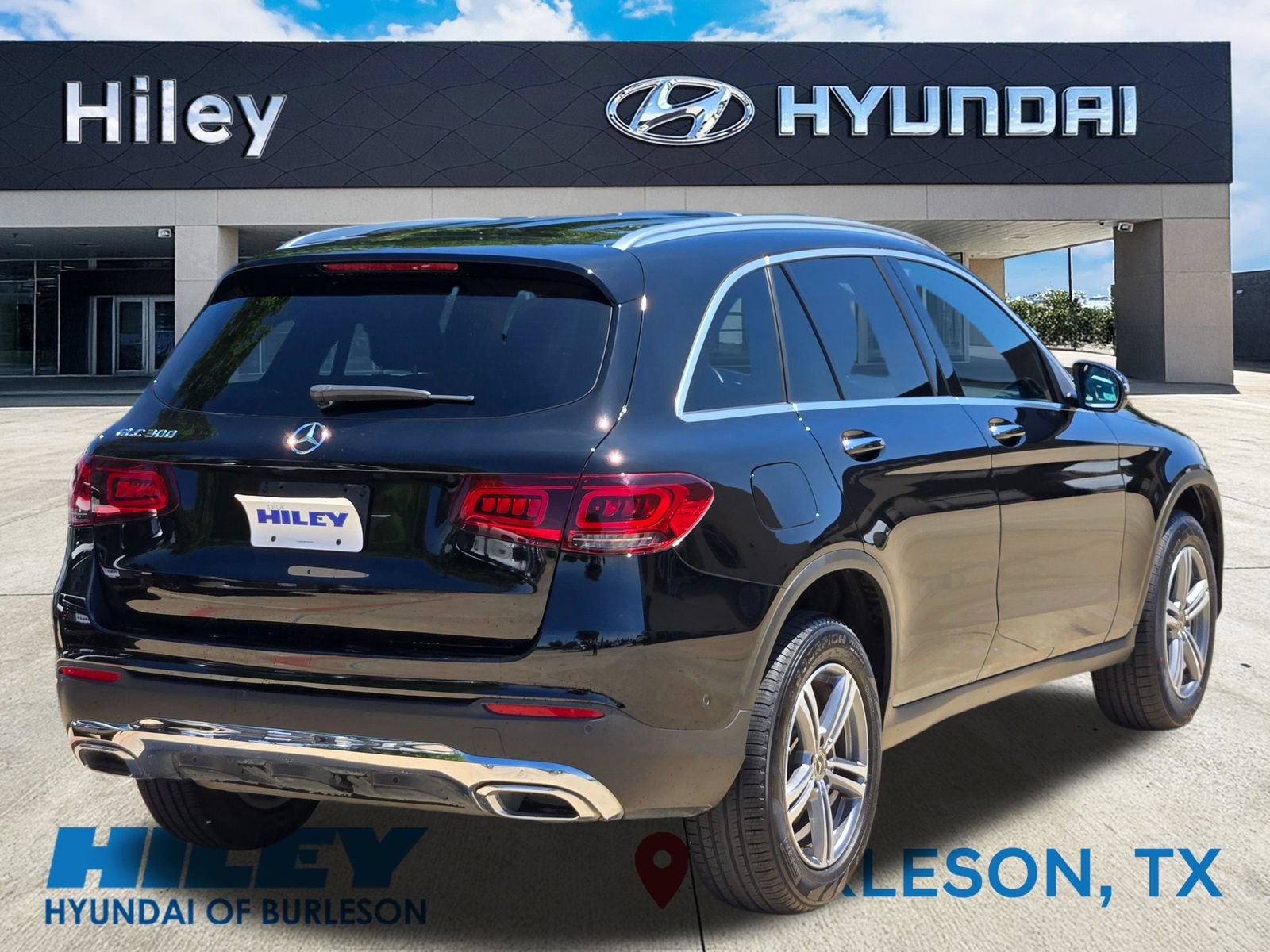 Used 2021 Mercedes-Benz GLC 300 image 4