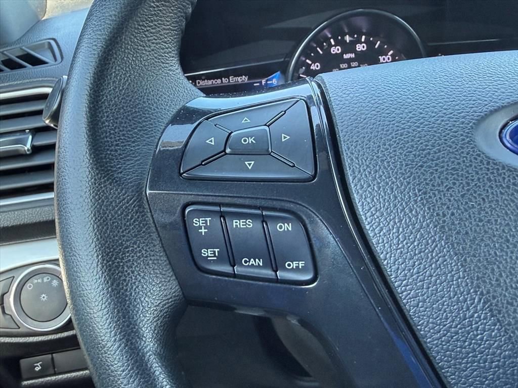 Used 2017 Ford Explorer XLT image 19