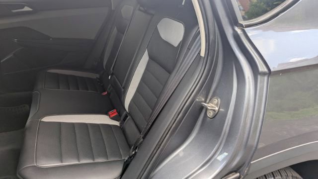 Used 2022 Volkswagen Taos SEL w/ Panoramic Sunroof Package image 19