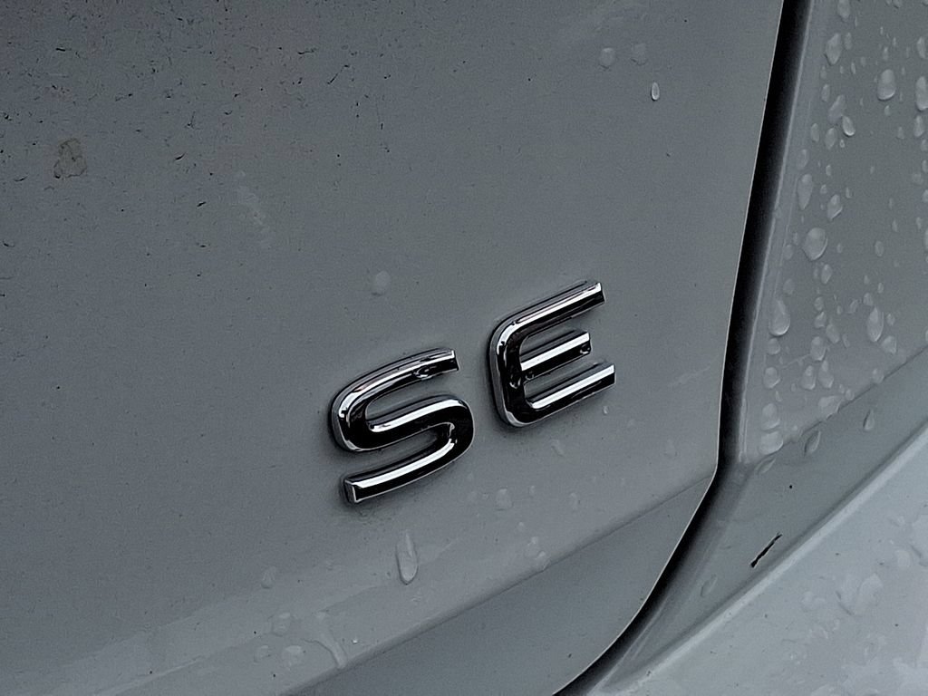 Used 2025 Volkswagen Jetta SE FWD image 34
