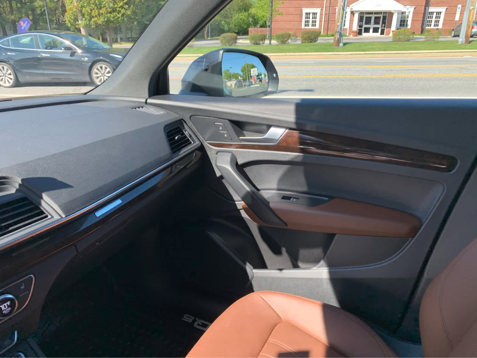 Used 2018 Audi Q5 2.0T Premium Plus w/ Premium Plus Package AWD/4WD image 21