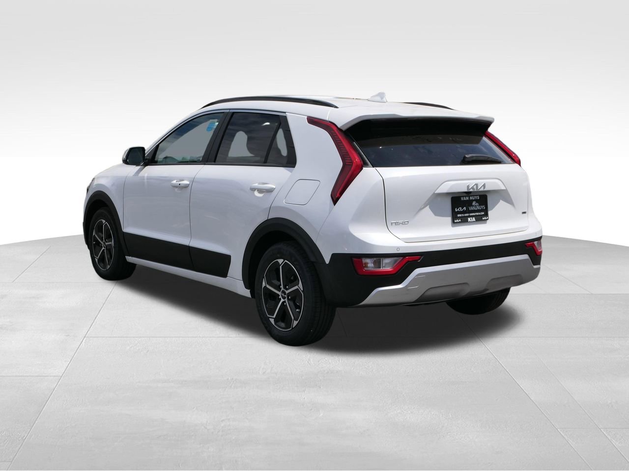Used 2024 Kia Niro EX FWD image 6