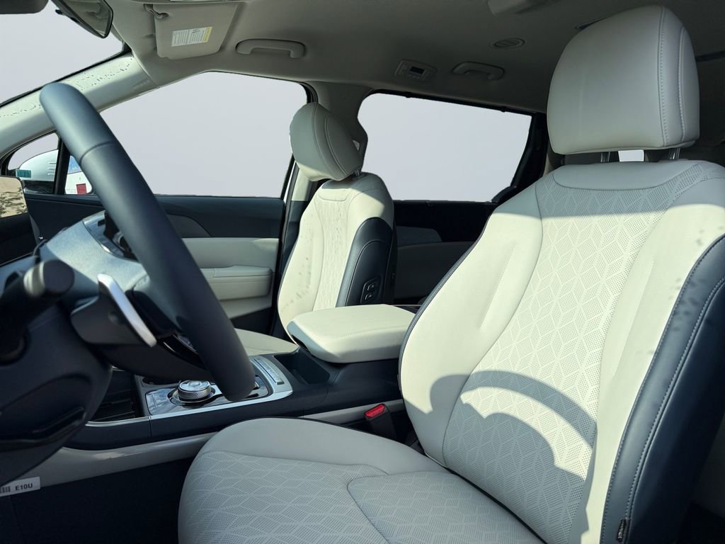New 2026 Kia Carnival EX image 9