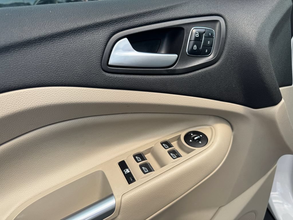 Used 2016 Ford Escape Titanium FWD image 18