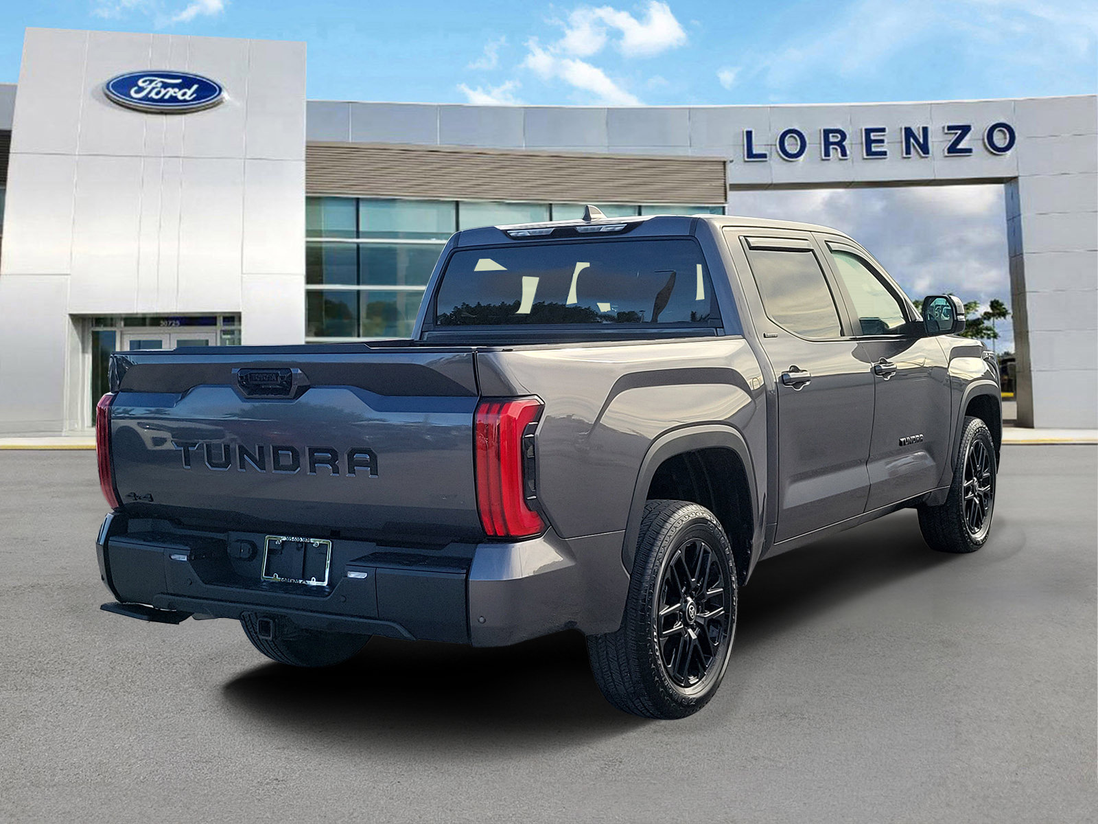 Used 2025 Toyota Tundra Limited w/ Nightshade Package AWD/4WD image 5
