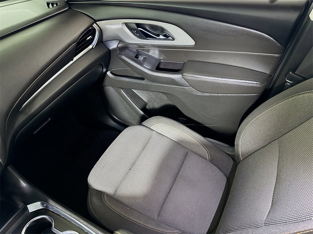 Used 2020 Chevrolet Traverse LT image 20