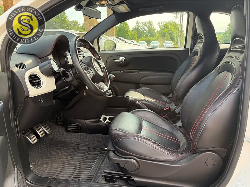 Used 2013 FIAT 500 Abarth w/ Beats Audio Pkg FWD image 11