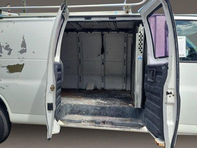 Used 2006 Chevrolet Express 2500 Extended w/ Power and Light Package RWD image 9
