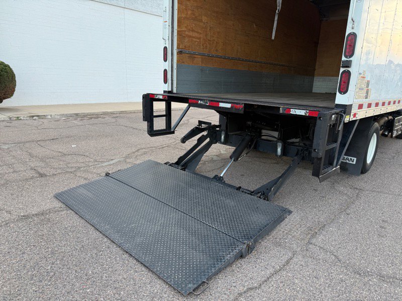 Used 2023 Isuzu NPR image 16