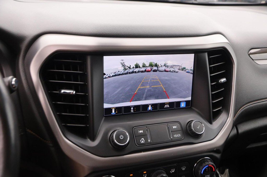 Used 2022 GMC Acadia AT4 w/ Technology Package AWD/4WD image 19