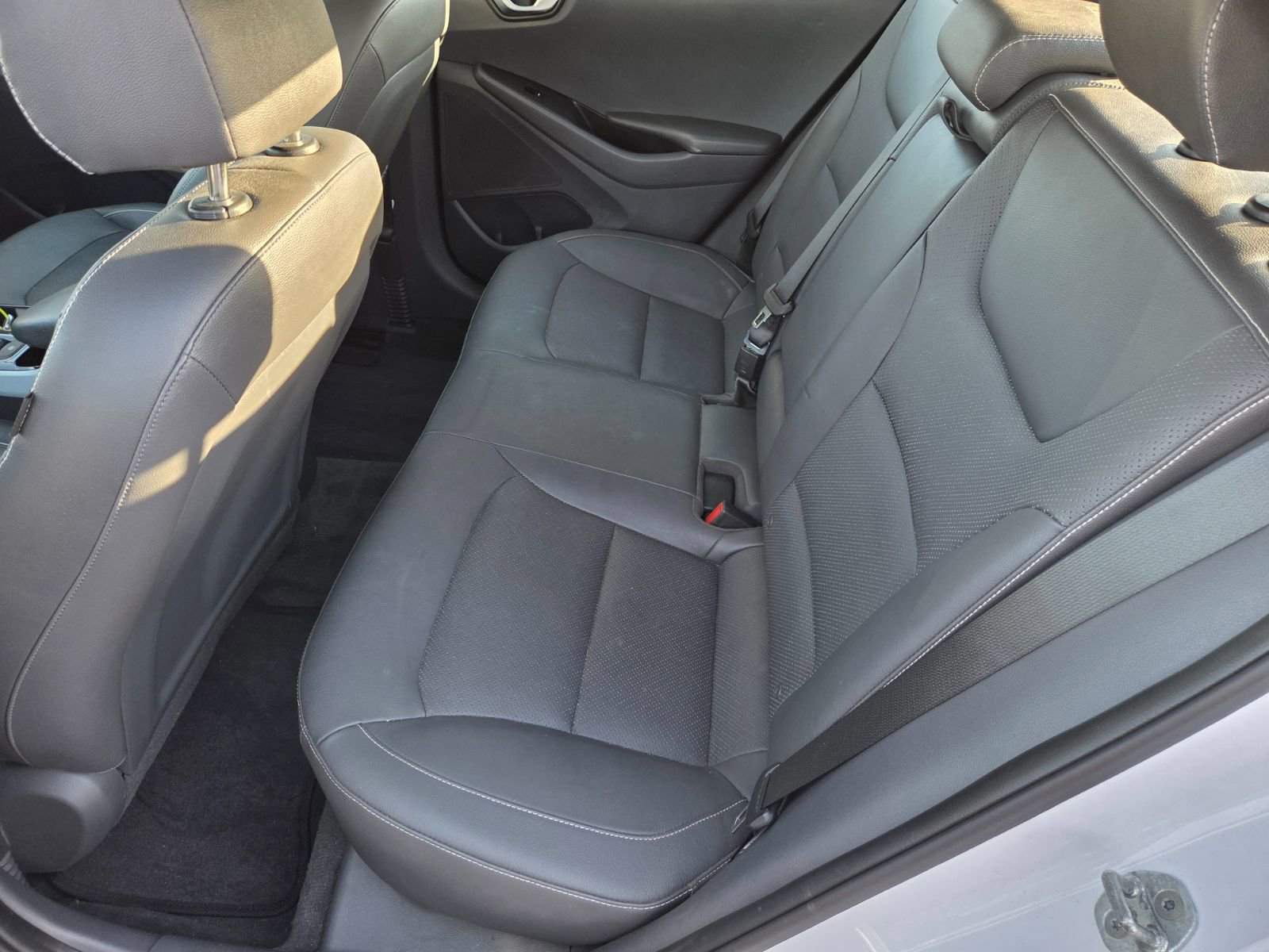 Used 2019 Hyundai Ioniq Limited image 11