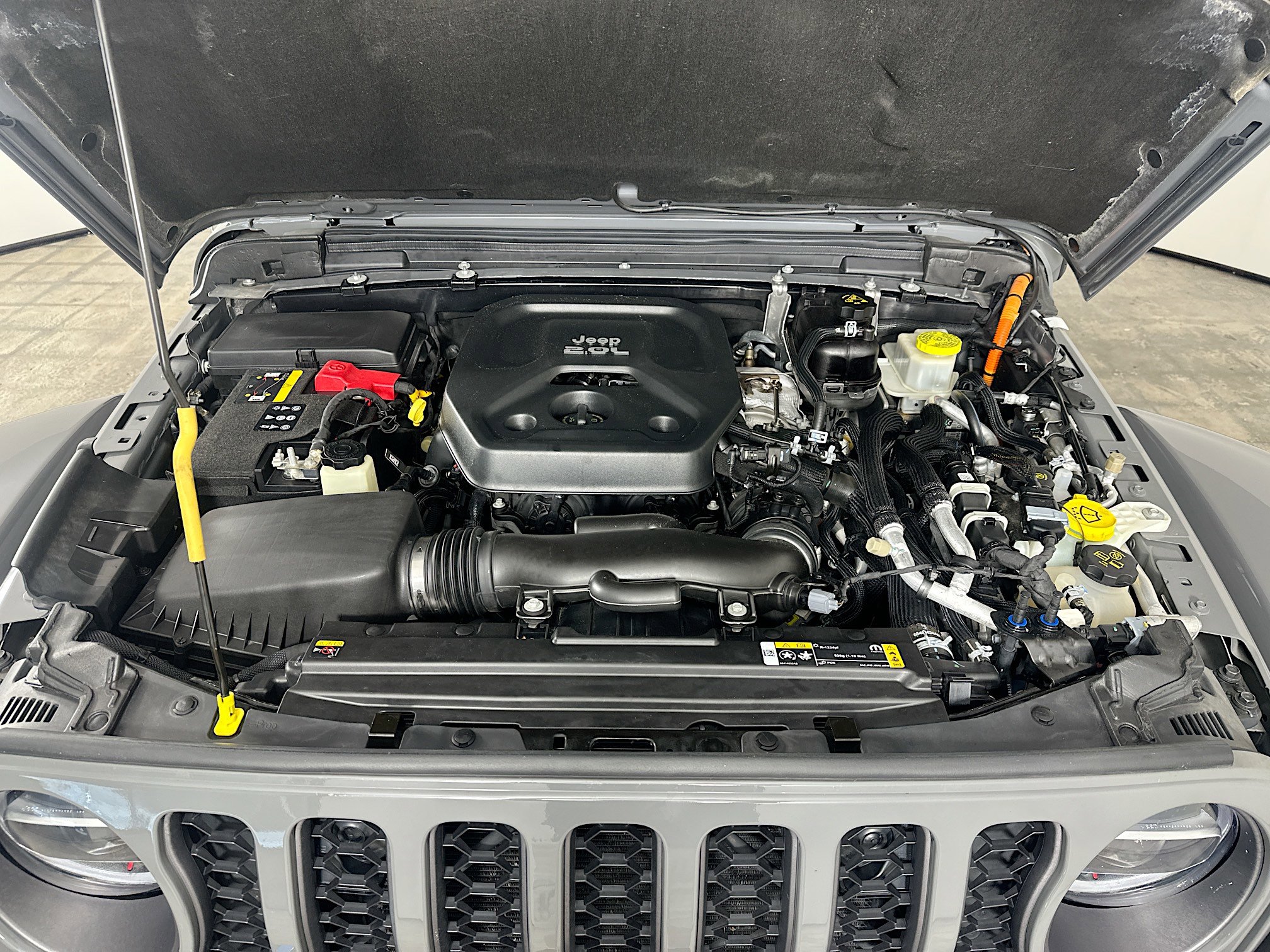 Used 2022 Jeep Wrangler Unlimited Rubicon 4xe w/ Cold Weather Group AWD/4WD image 32