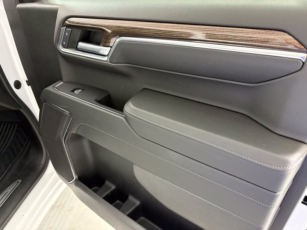 Used 2023 Chevrolet Silverado 1500 LT AWD/4WD image 42