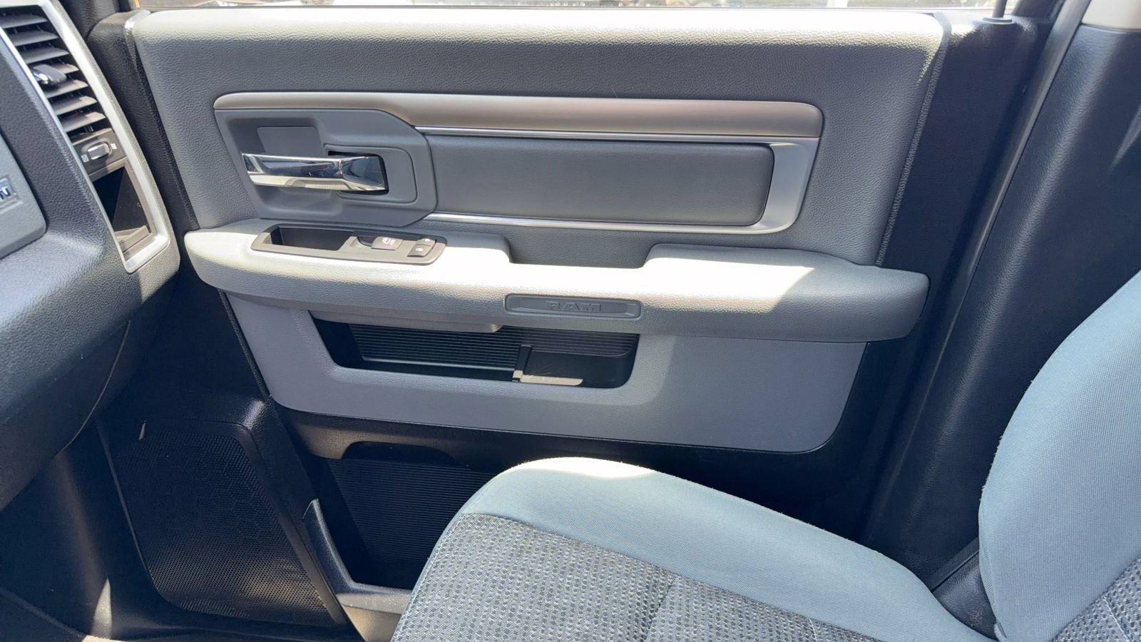 Used 2016 RAM 1500 Big Horn RWD image 29