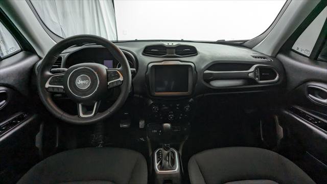 Used 2023 Jeep Renegade Latitude AWD/4WD image 26