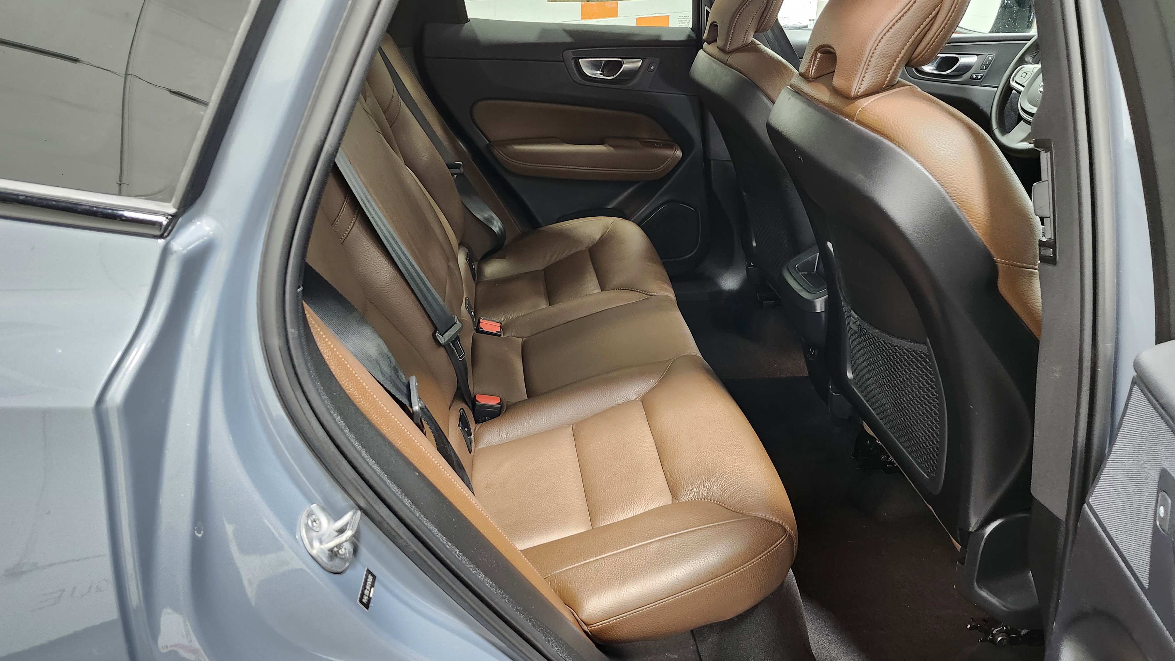 Used 2024 Volvo XC60 B5 Plus image 19