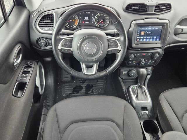 Used 2019 Jeep Renegade Latitude w/ Cold Weather Group image 8