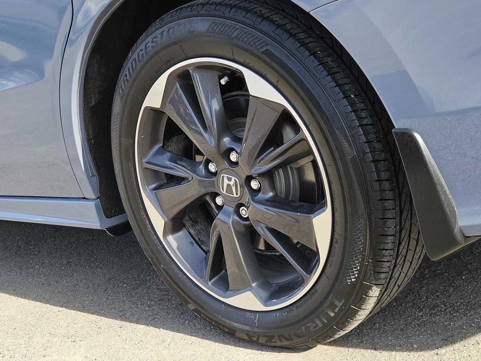 Used 2024 Honda Odyssey Elite image 7