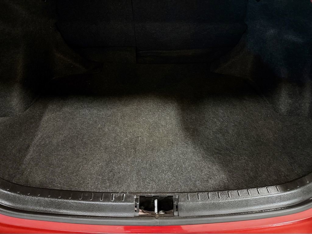 Used 2017 Toyota Corolla LE image 28