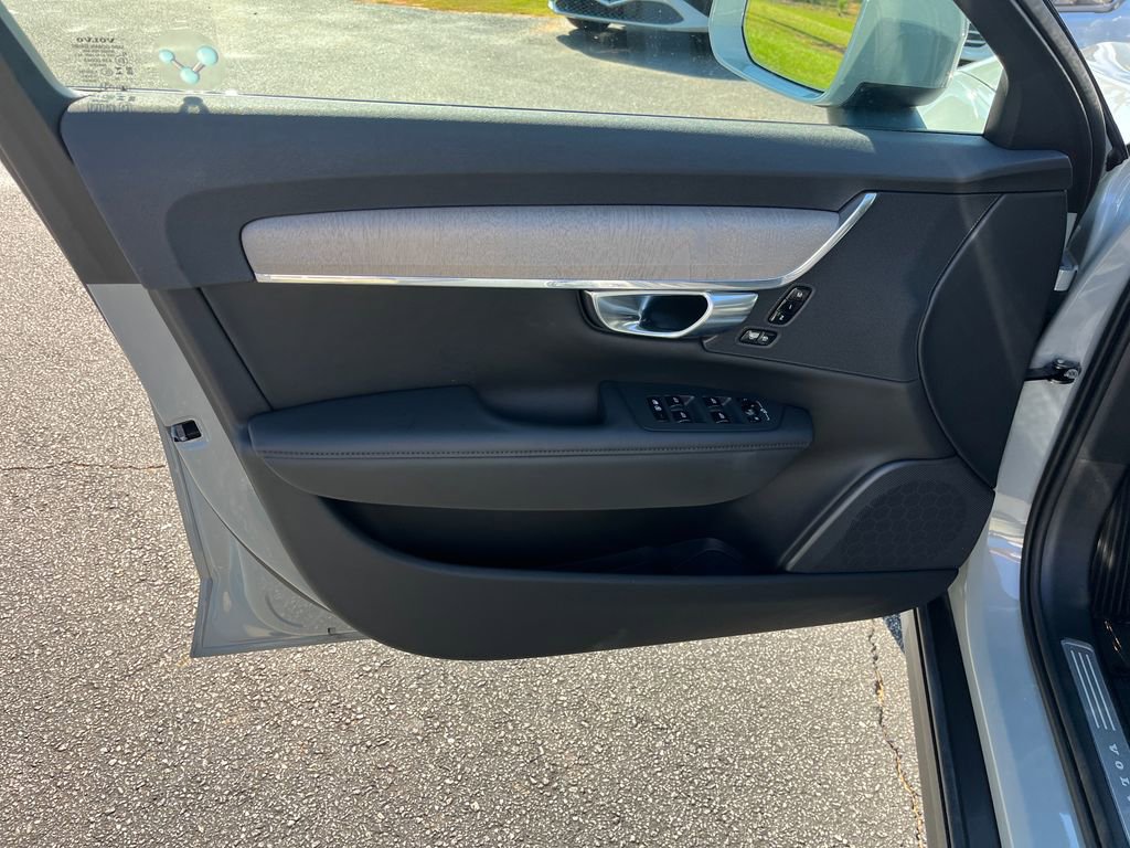 Certified 2024 Volvo V90 B6 Cross Country Plus image 13
