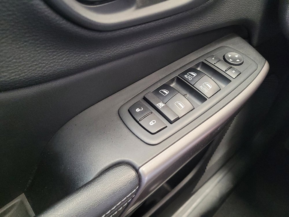 Used 2019 Jeep Cherokee Latitude Plus w/ Cold Weather Group AWD/4WD image 27
