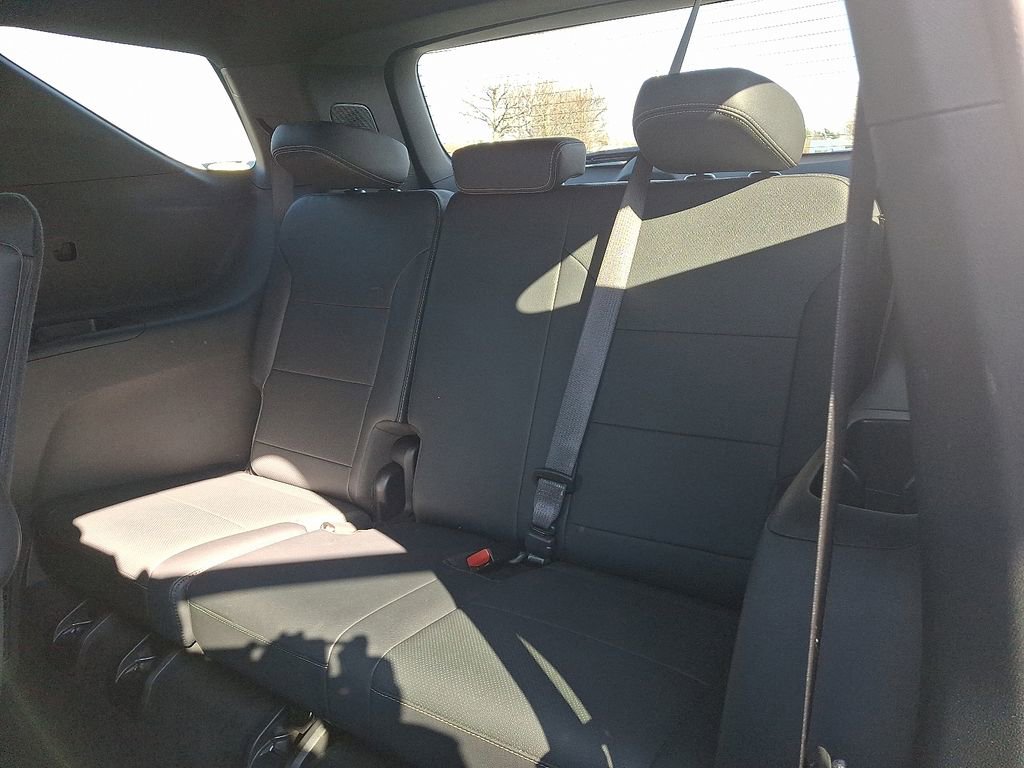 Certified 2025 Chevrolet Traverse LT image 11