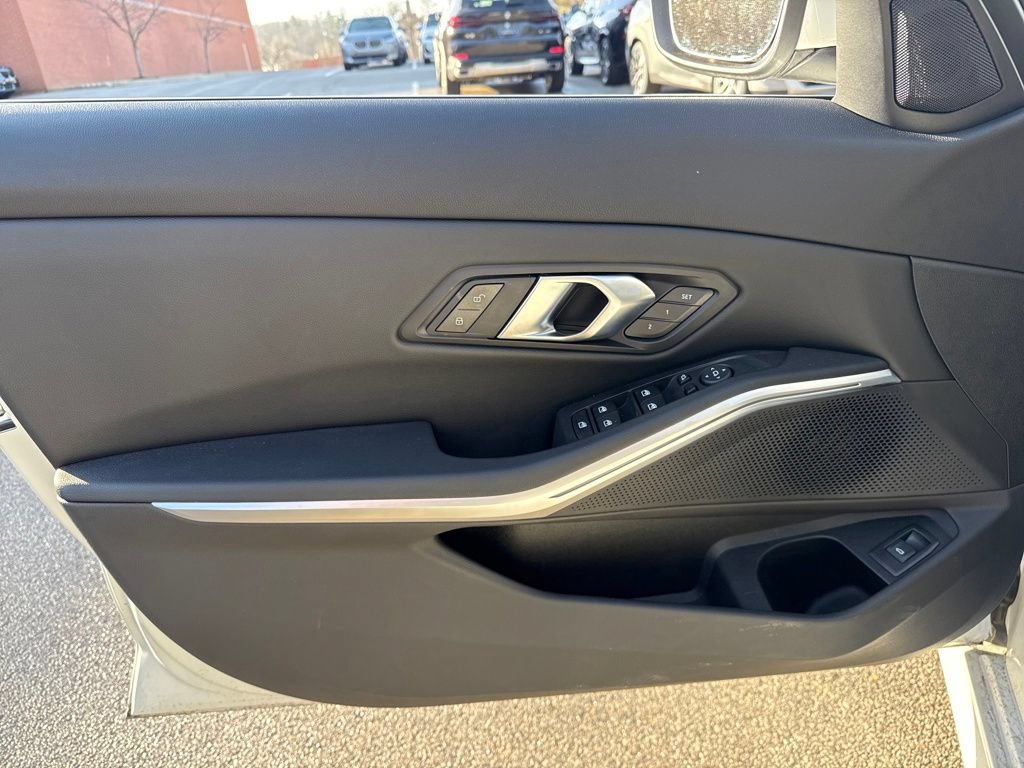 Used 2026 BMW 330i xDrive Sedan AWD/4WD image 13