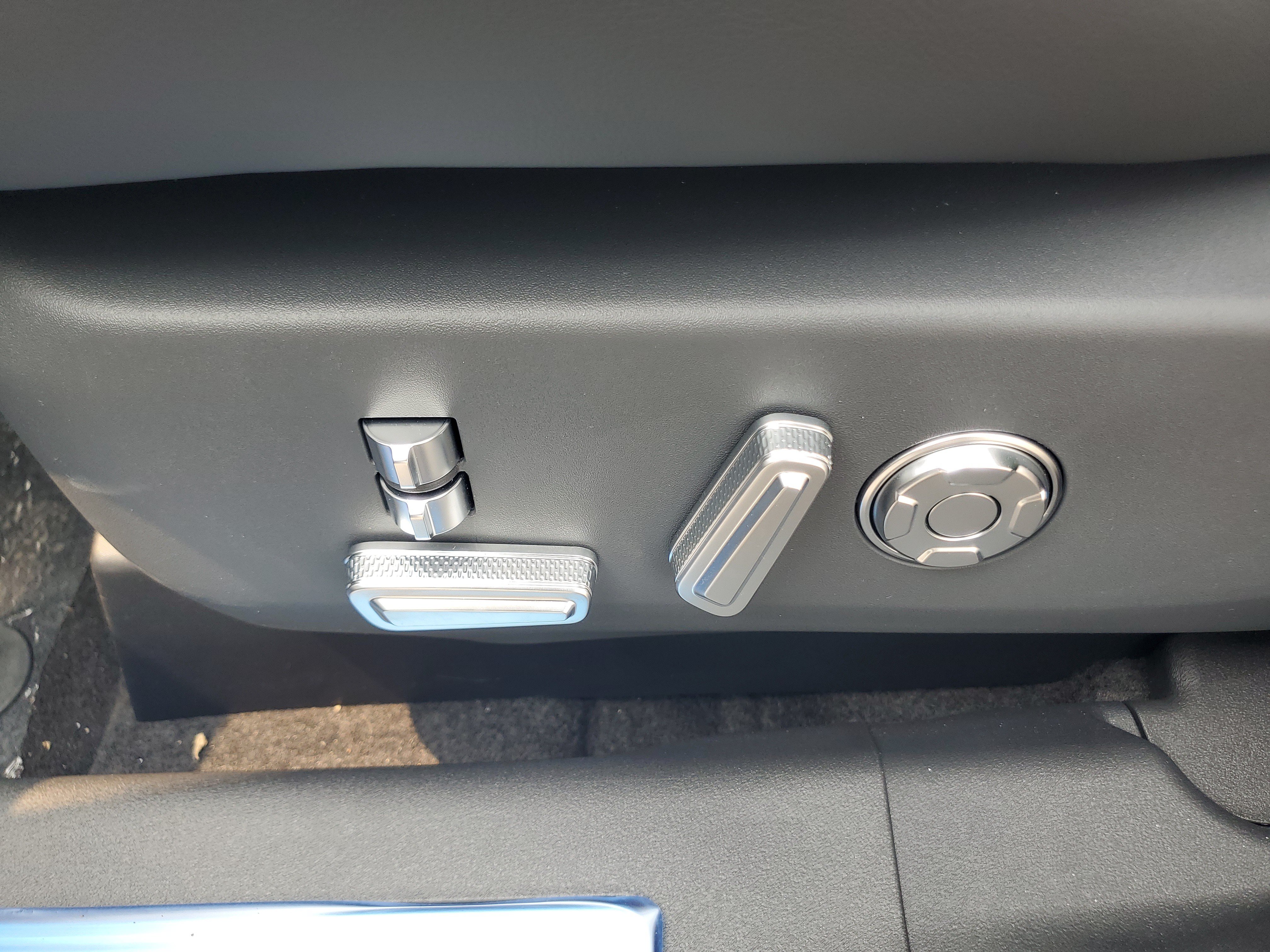 New 2026 Lincoln Nautilus Reserve AWD/4WD image 12