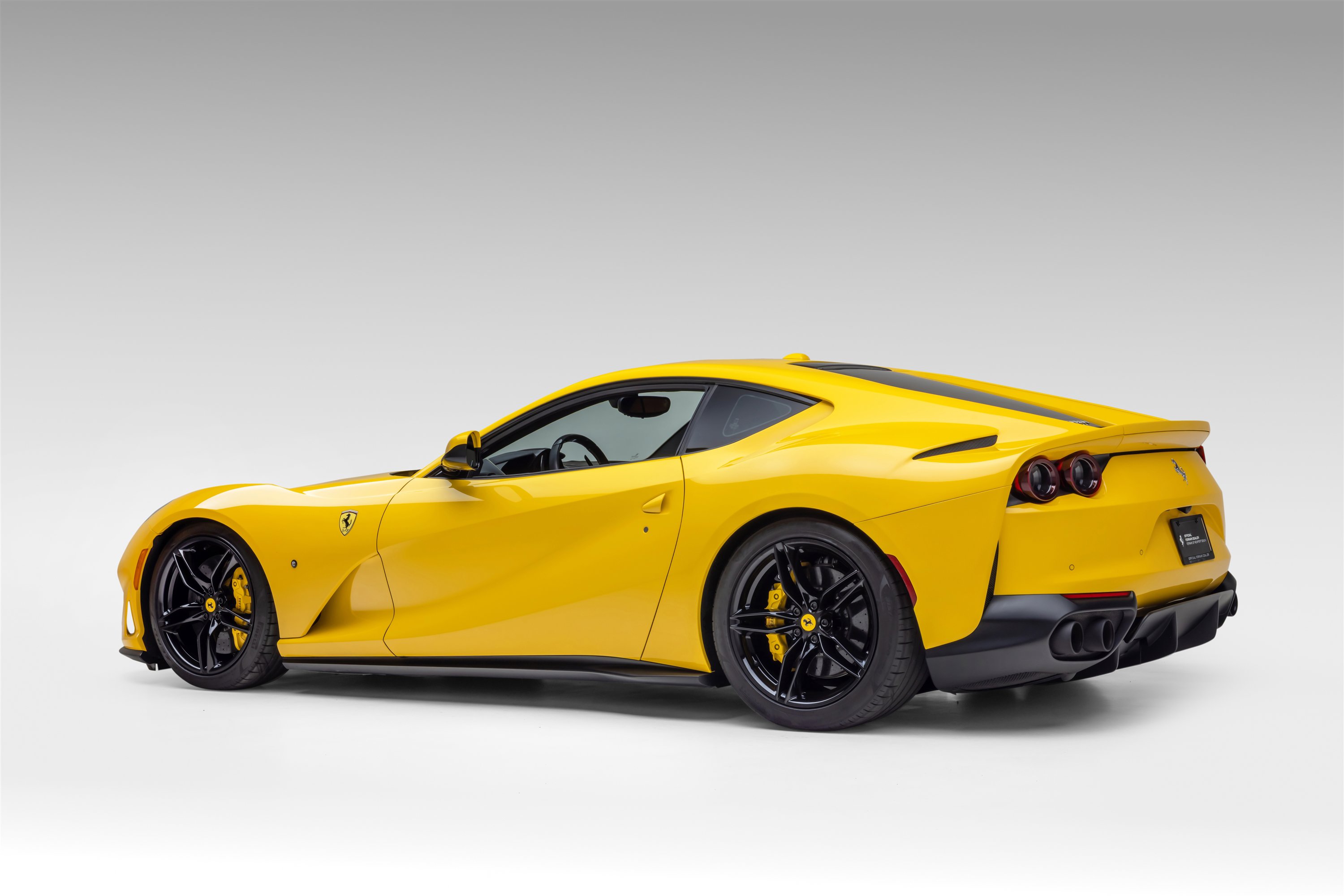 Used 2019 Ferrari 812 Superfast image 18